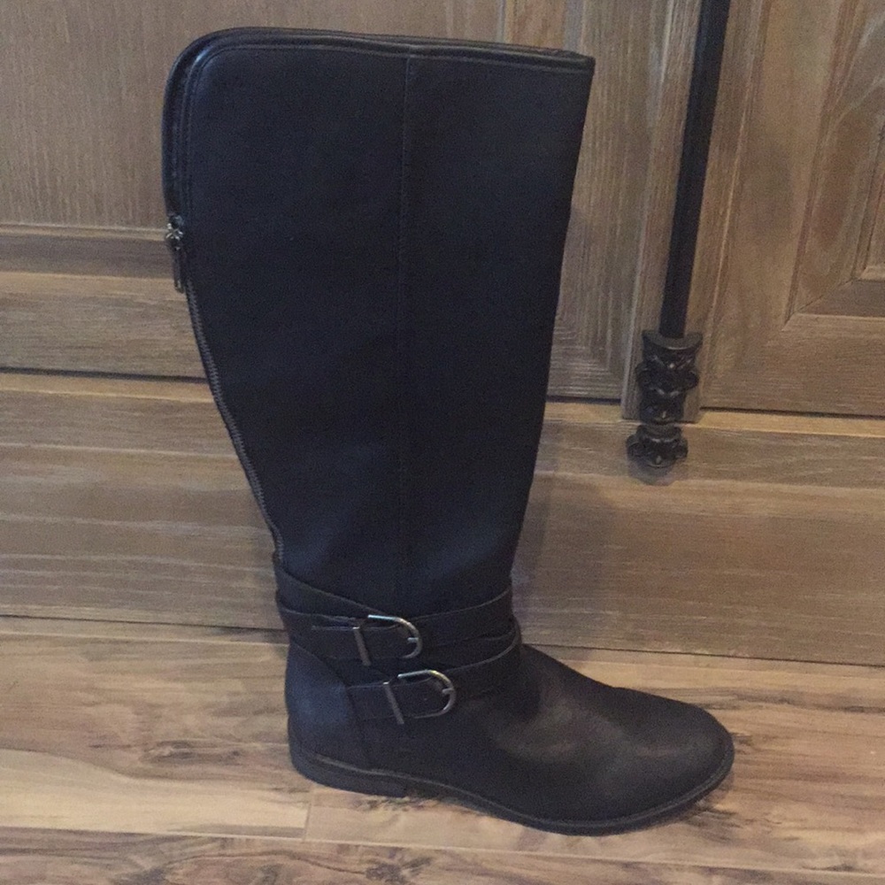High Top Boots - Picture 3 of 3